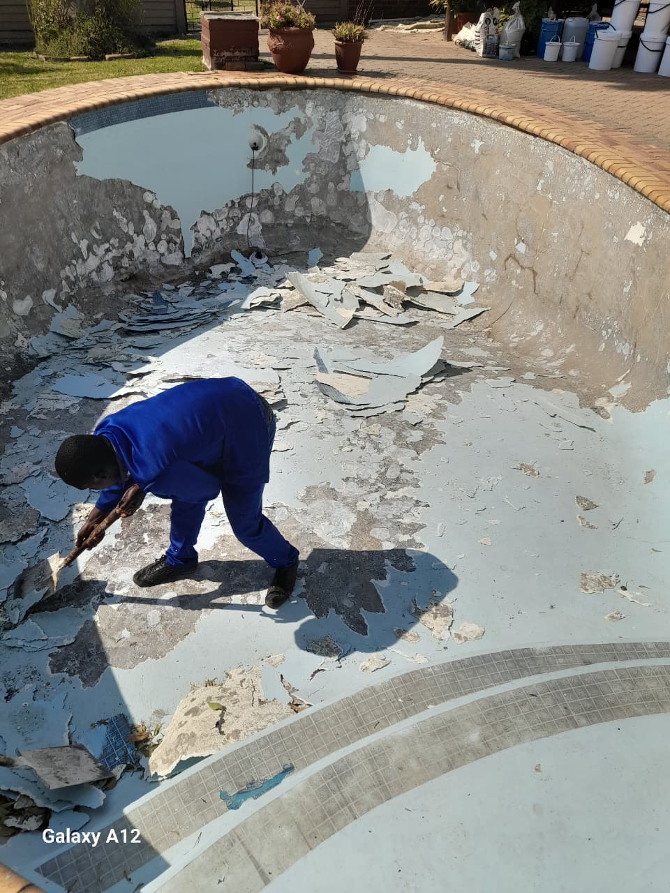 pool specialists Gauteng repairing cracks and leaks